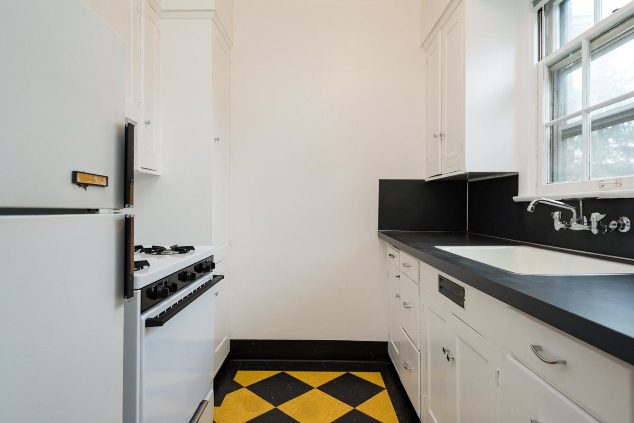 5600 Ne Sandycrest Ter #1 - Photo 7 of 23