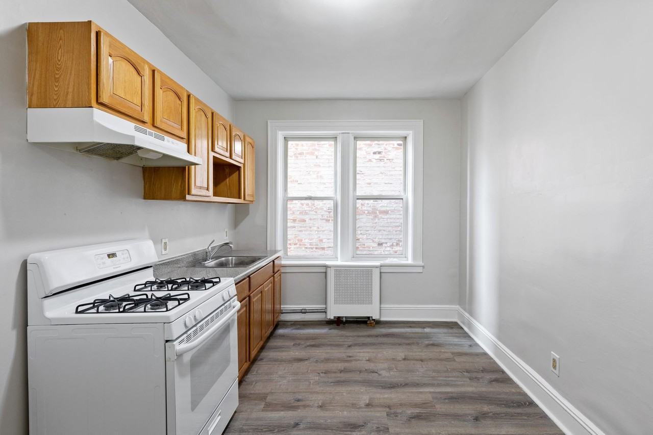 346 Union Ave LLC - Photo 4 of 13