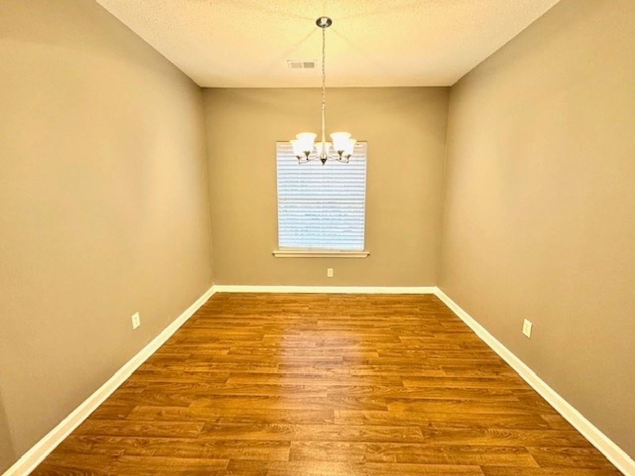 10226 Sterling Ridge Dr - Photo 4 of 12