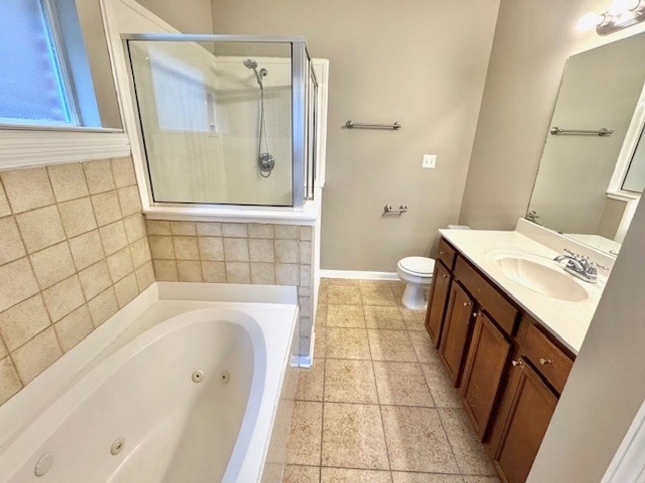 10226 Sterling Ridge Dr - Photo 6 of 12