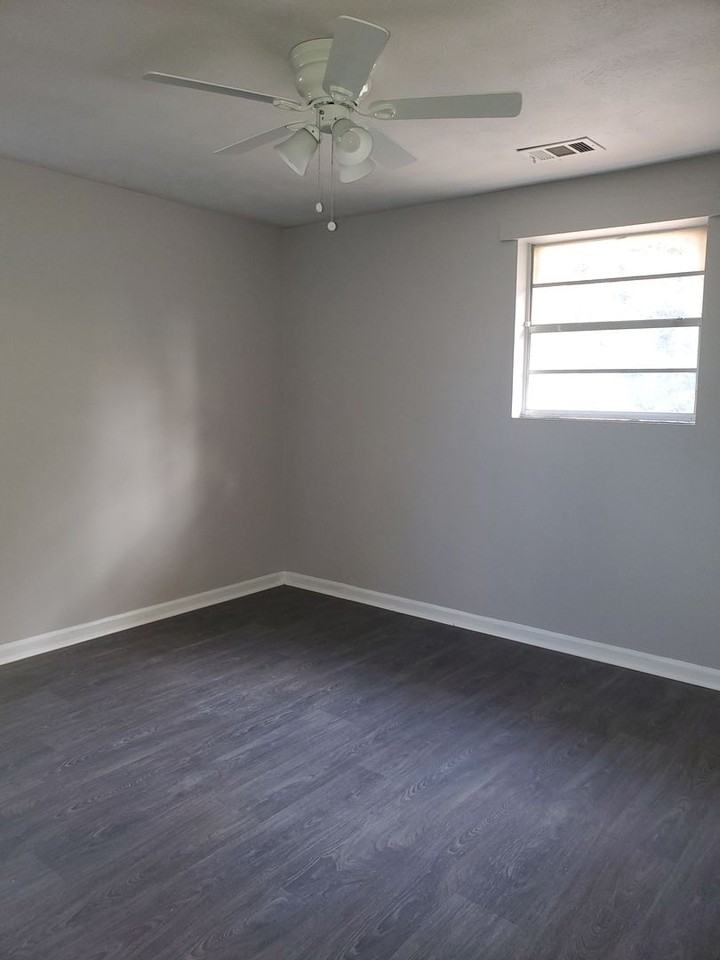 128 Sunset Dr - Photo 5 of 16