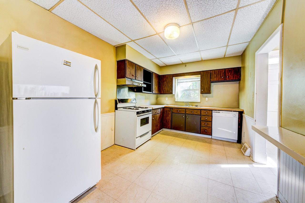 89 Westwood St - Photo 4 of 16