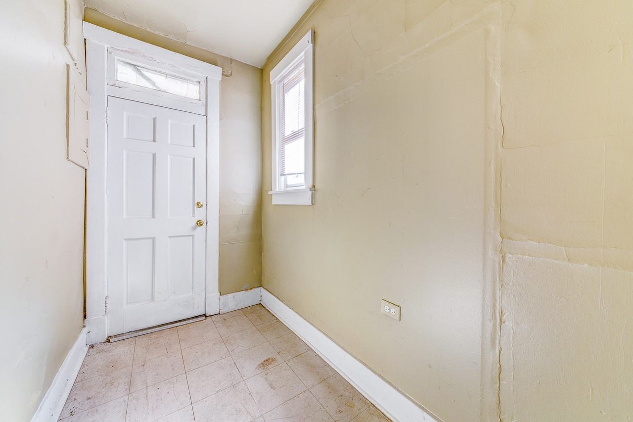 89 Westwood St - Photo 7 of 16