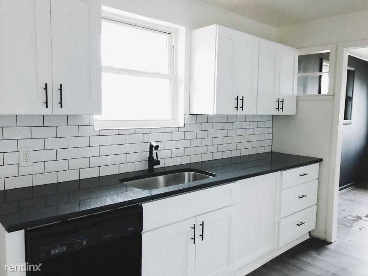 1413 Wheless St #A - Photo 6 of 11