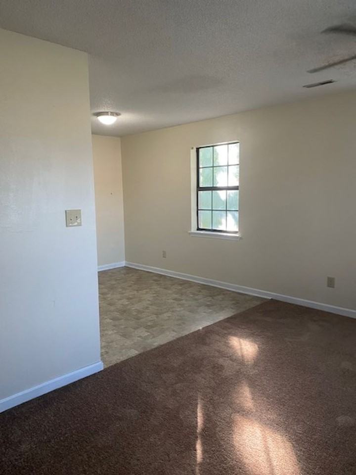 207 Cardiff Rd - Photo 2 of 21