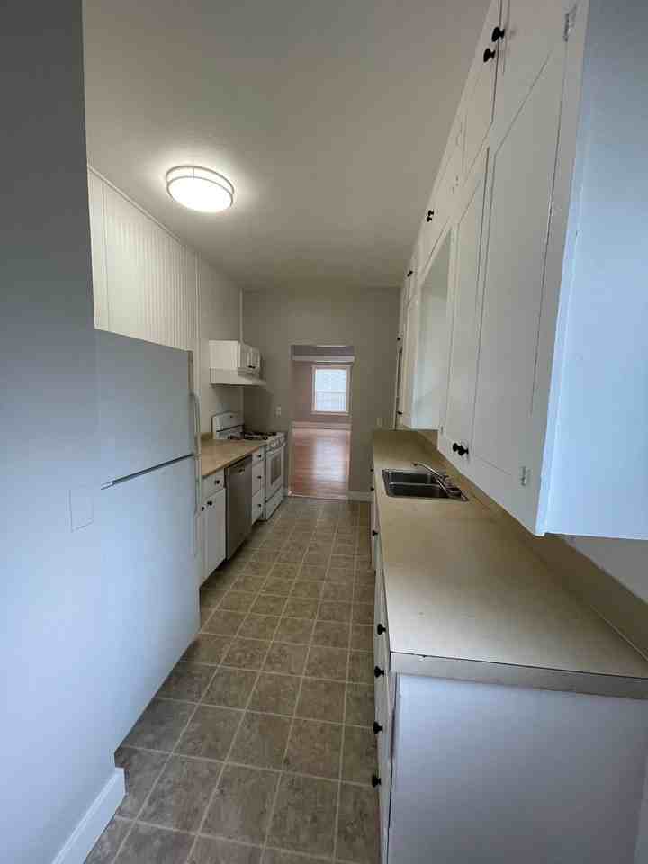 1237 Grant St - Photo 4 of 8