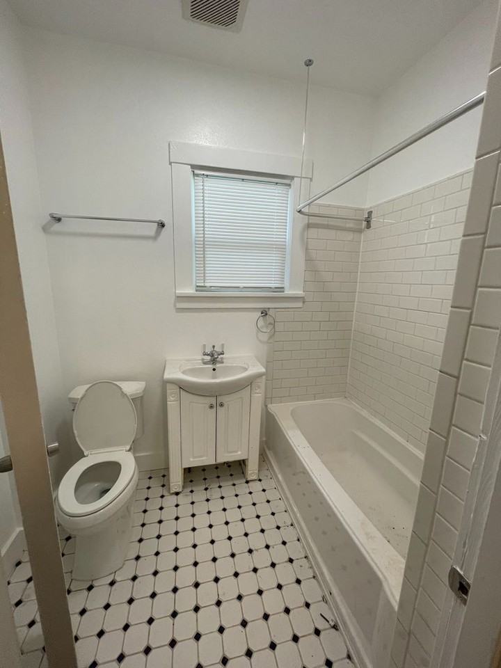 1237 Grant St - Photo 7 of 8