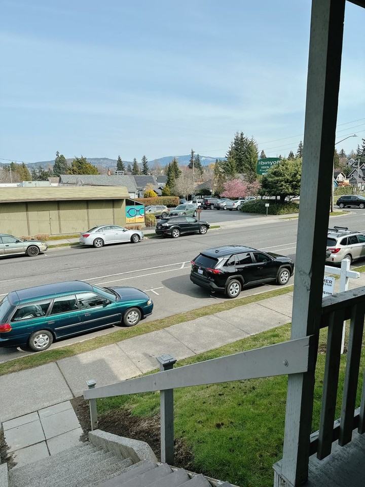 410 E Magnolia St - Photo 4 of 28