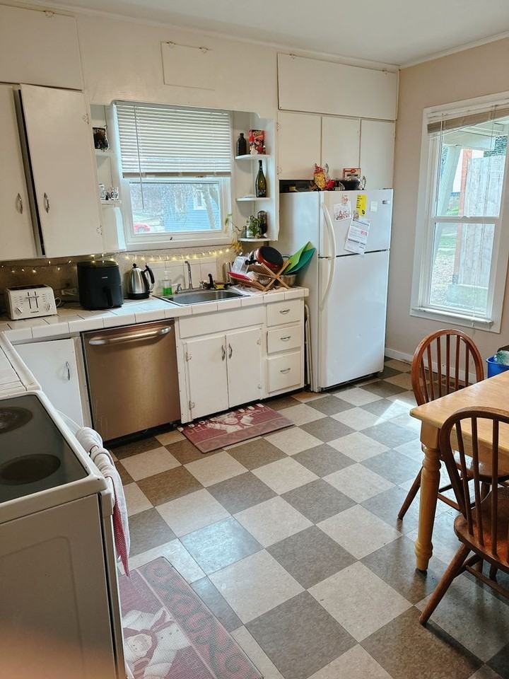 410 E Magnolia St - Photo 6 of 28