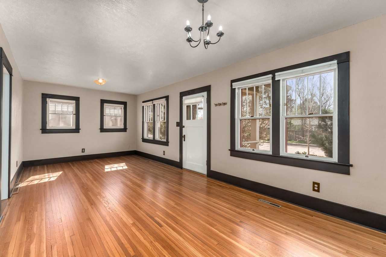 526 E Pitkin St - Photo 4 of 31