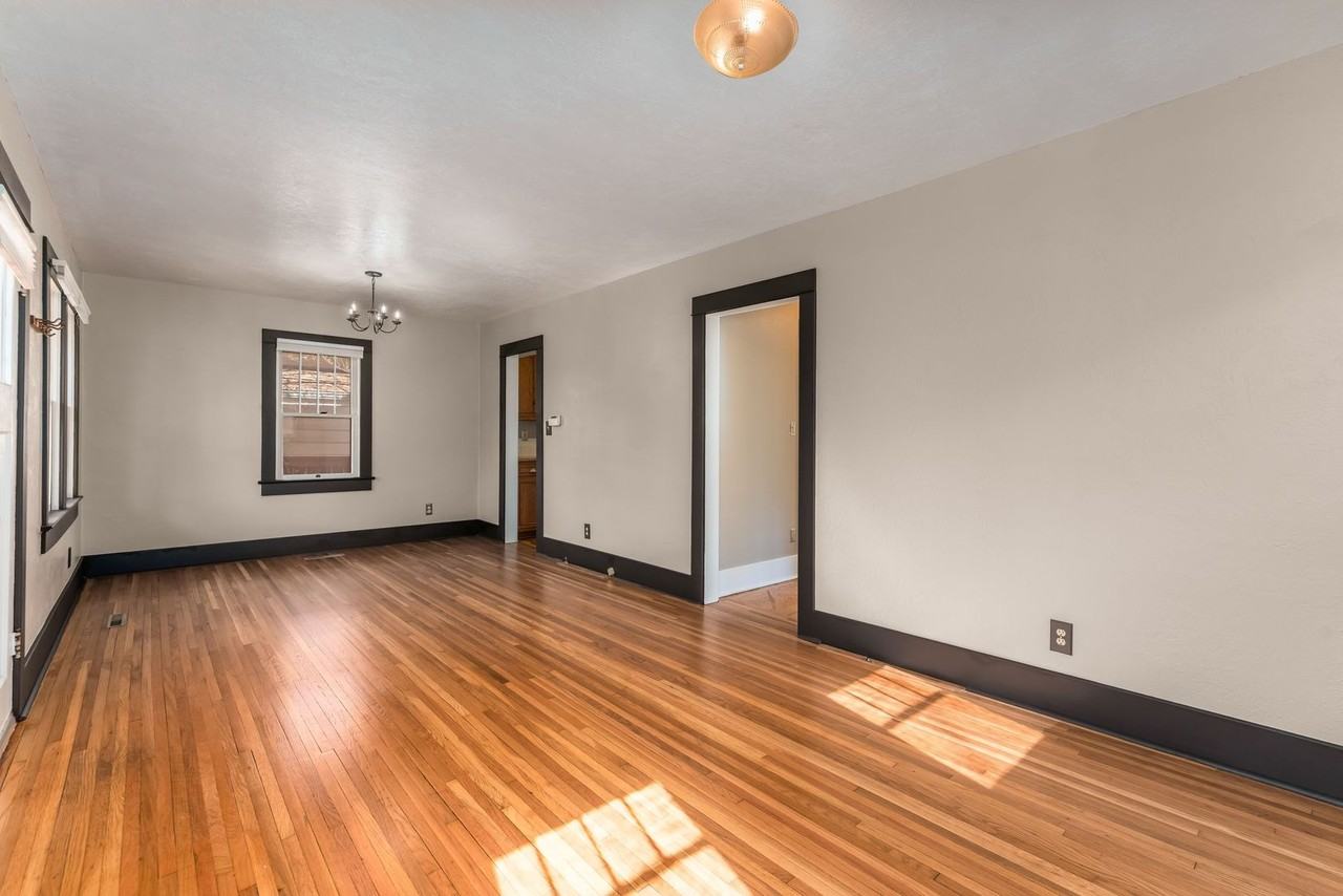 526 E Pitkin St - Photo 5 of 31