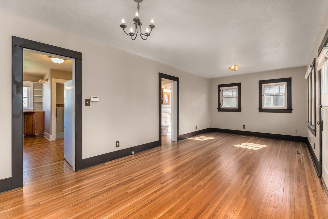 526 E Pitkin St - Photo 7 of 31