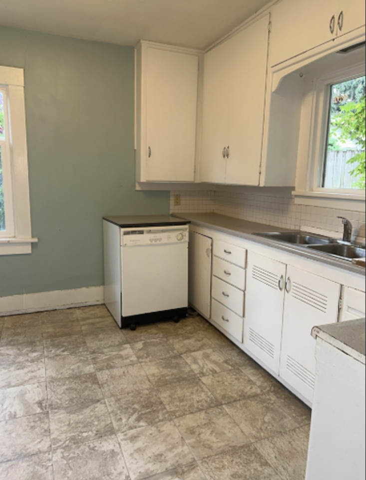 1628 James St - Photo 2 of 19