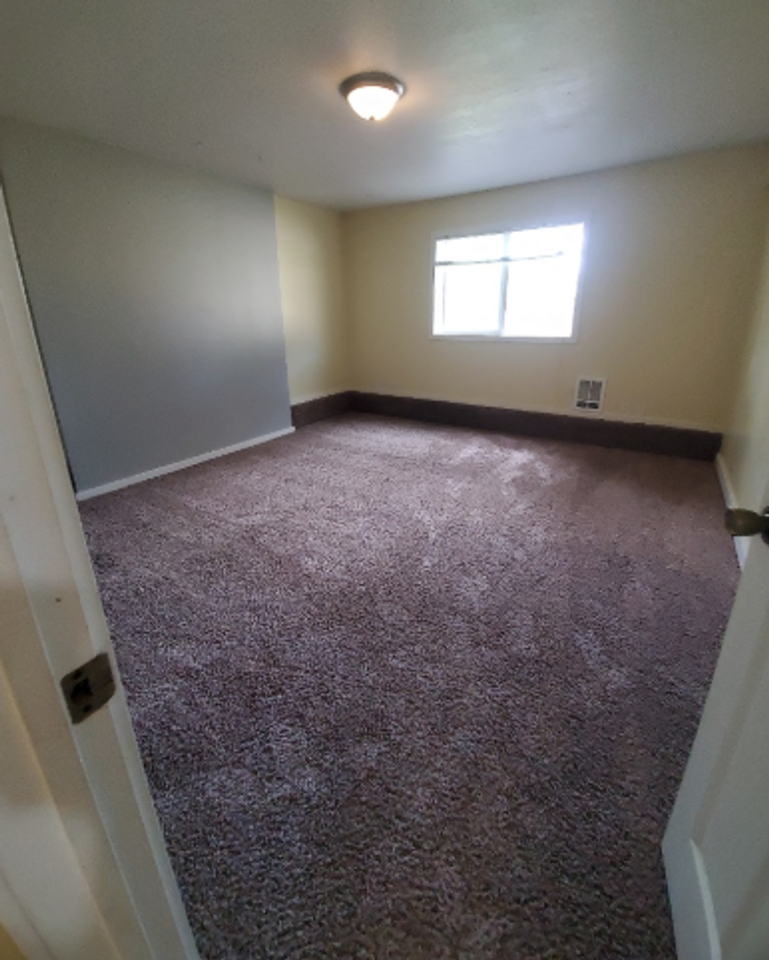 2701 St Clair St - Photo 7 of 15