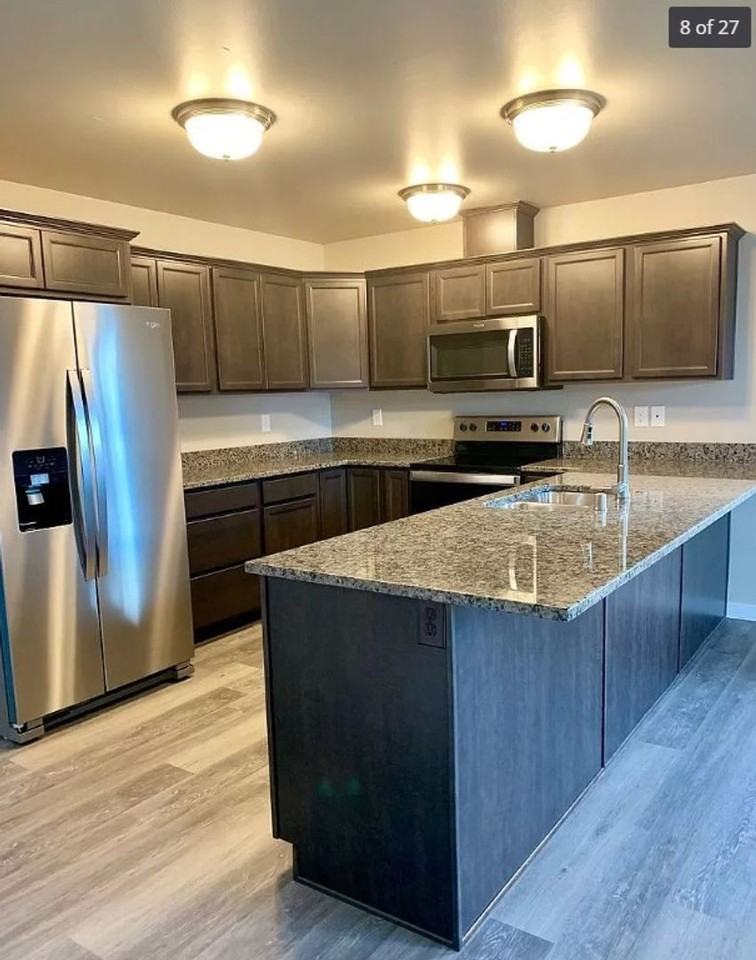 1402 34th St - Photo 3 of 21