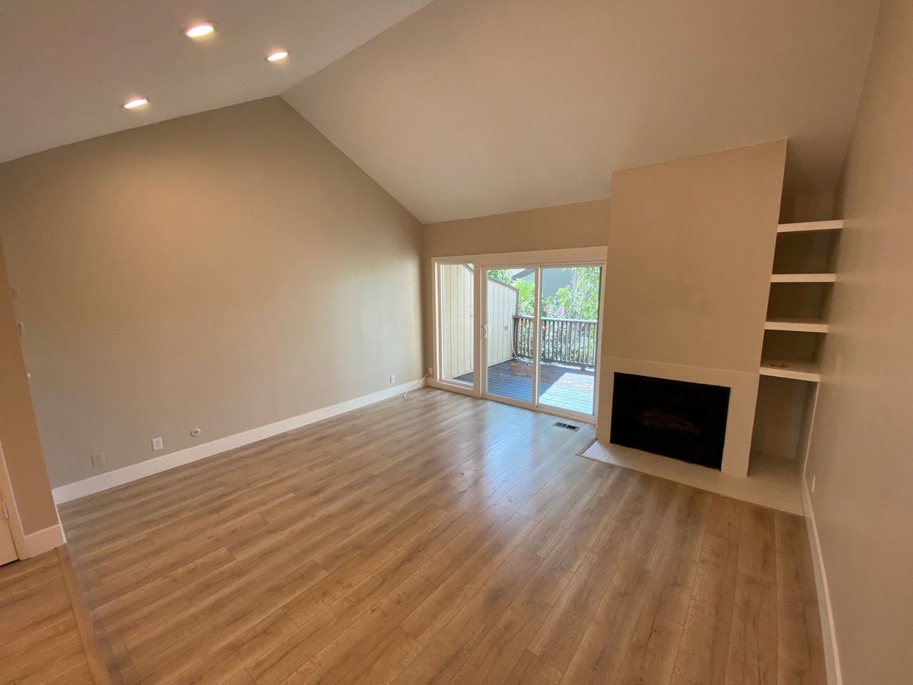 1970 Ascot Dr - Photo 2 of 12