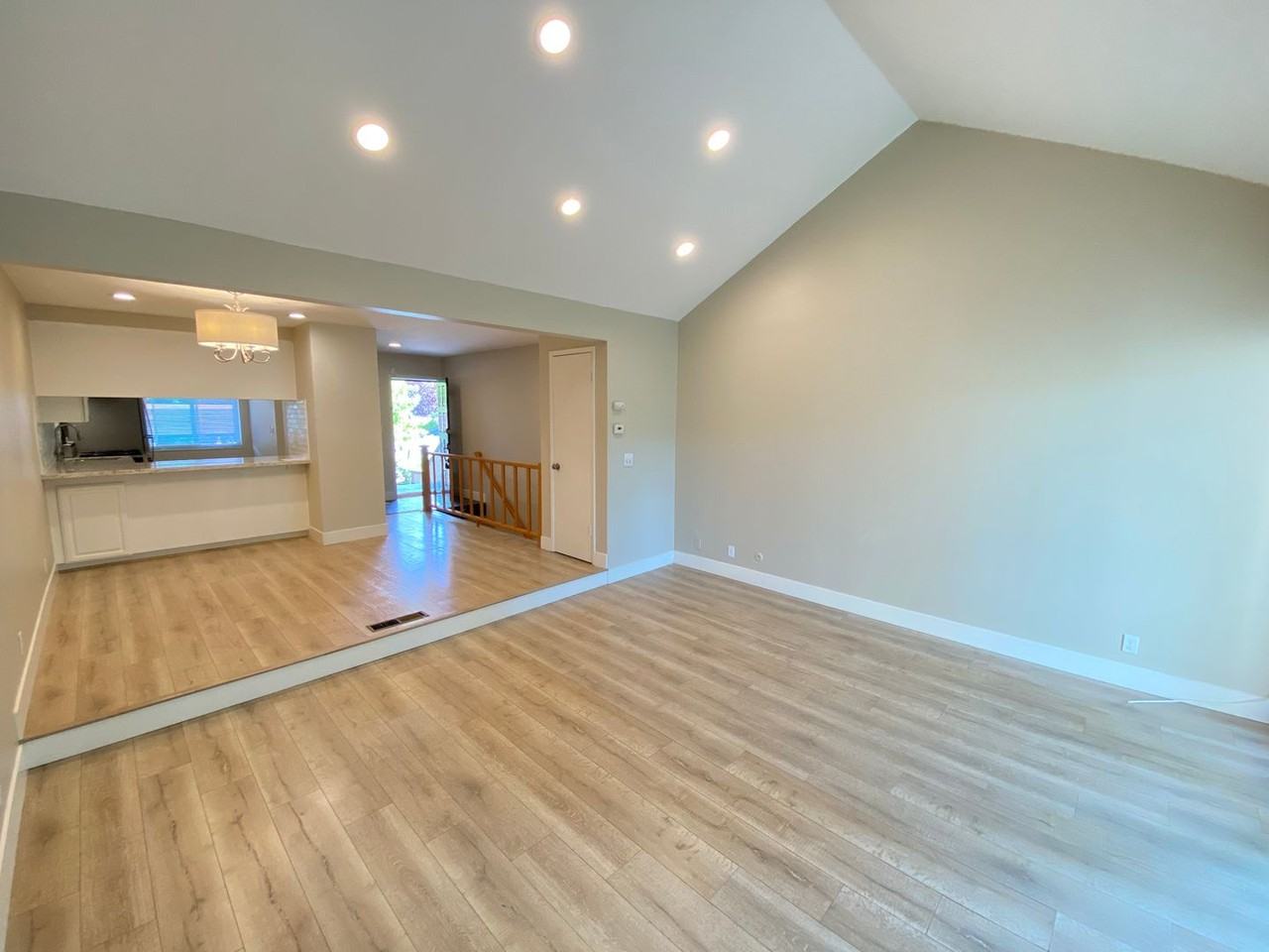 1970 Ascot Dr - Photo 4 of 12