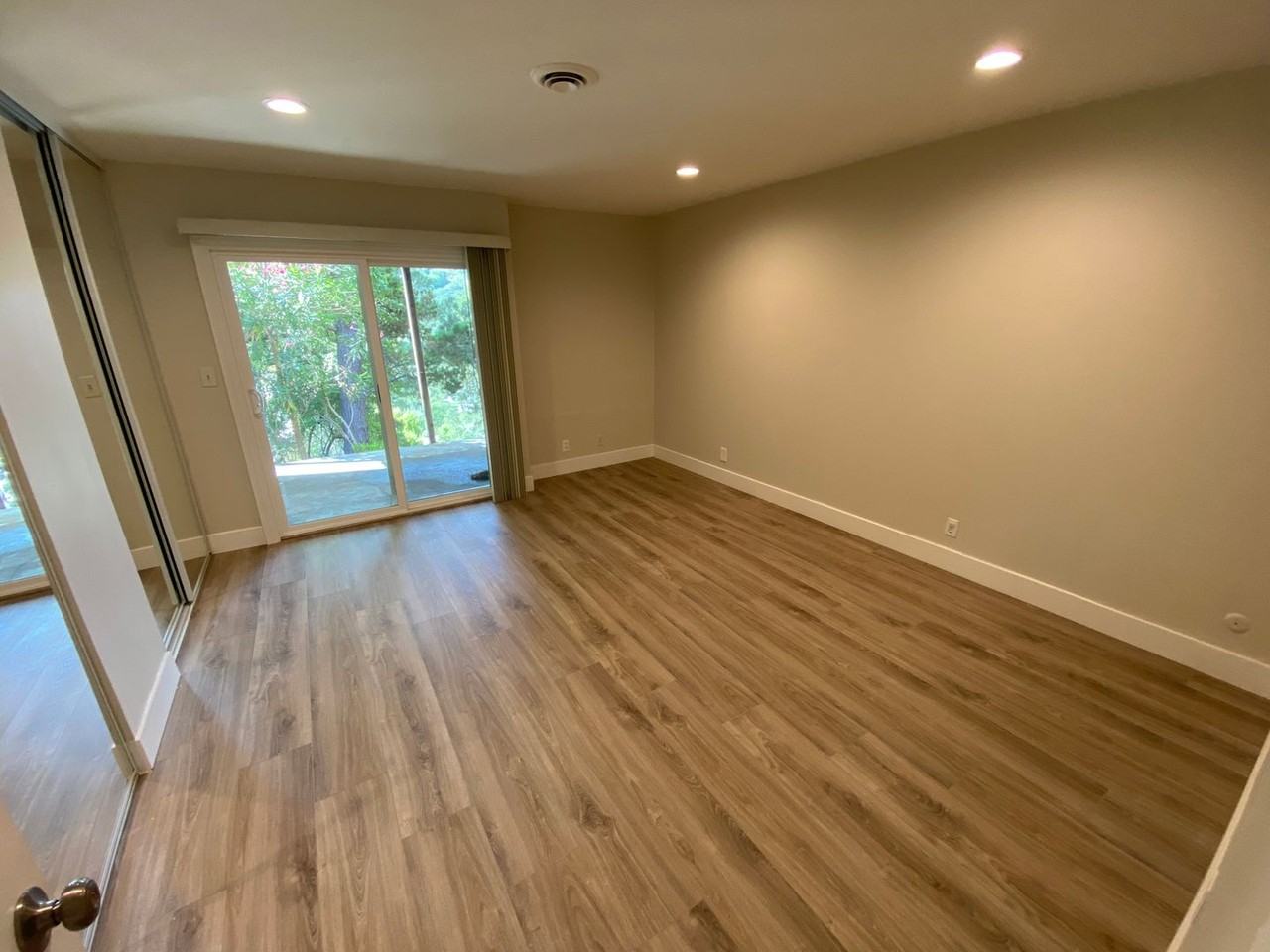 1970 Ascot Dr - Photo 6 of 12