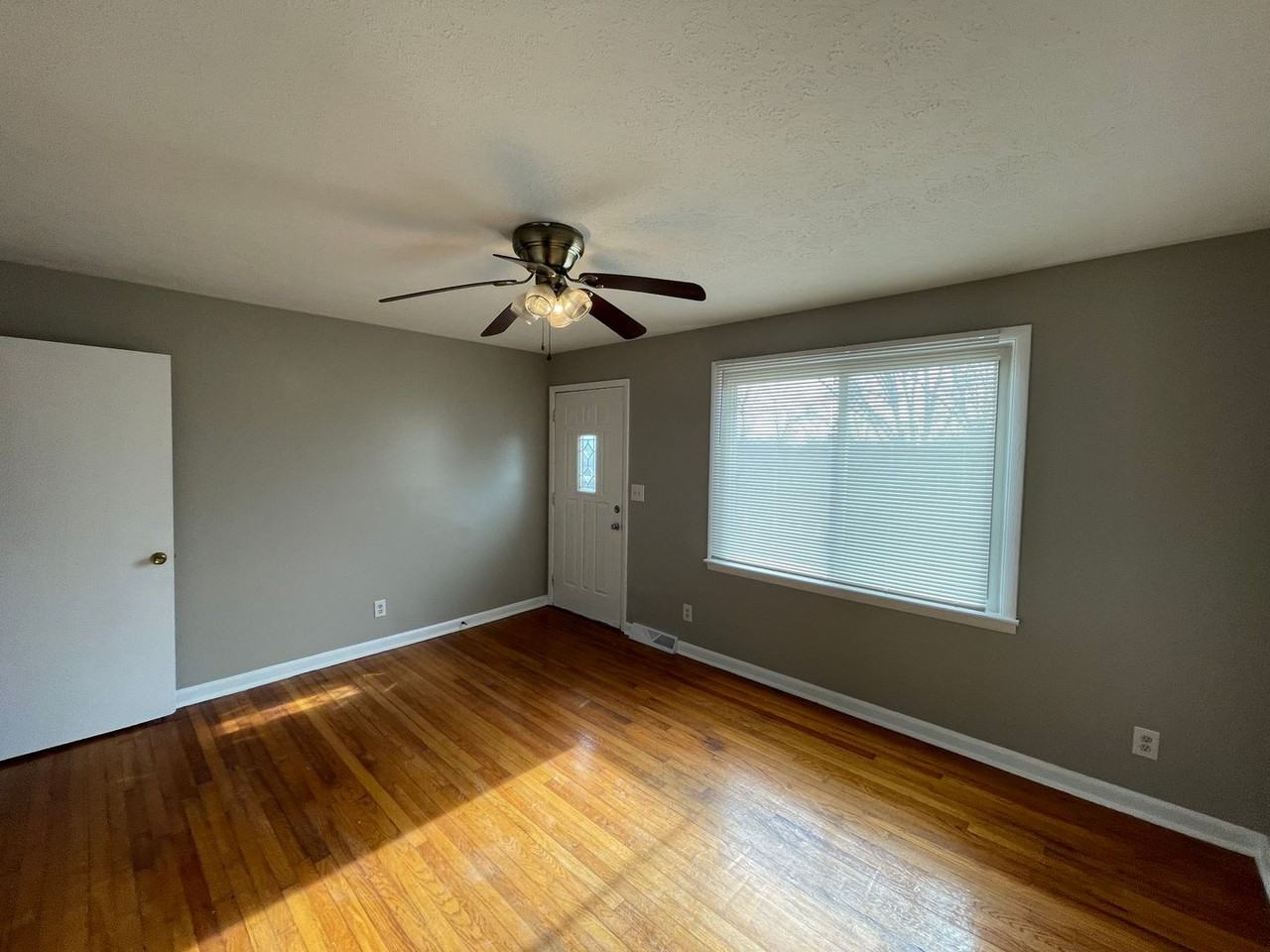 1808 Riveria Dr - Photo 3 of 13