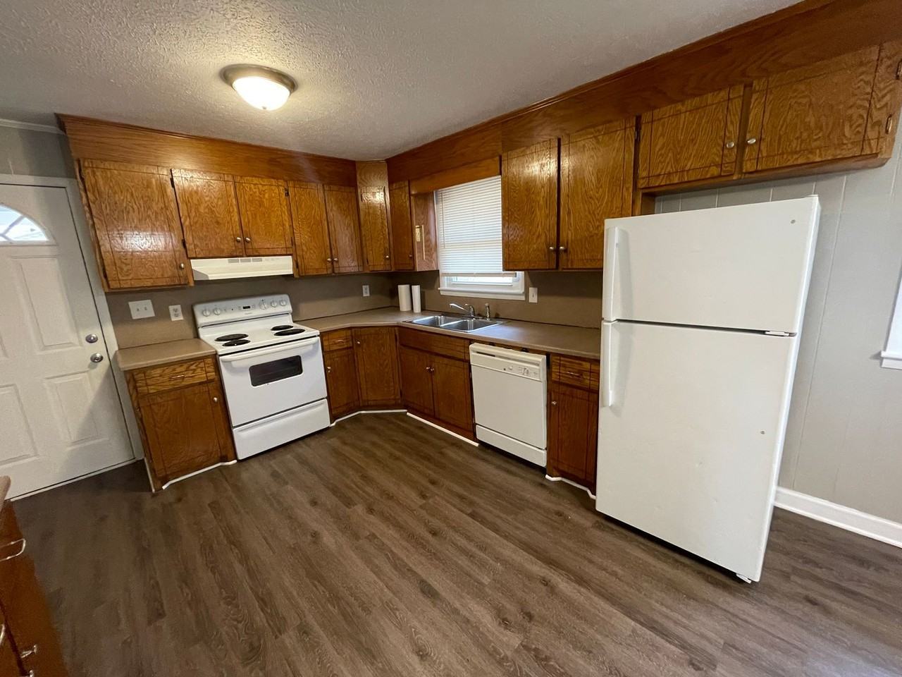 1808 Riveria Dr - Photo 5 of 13