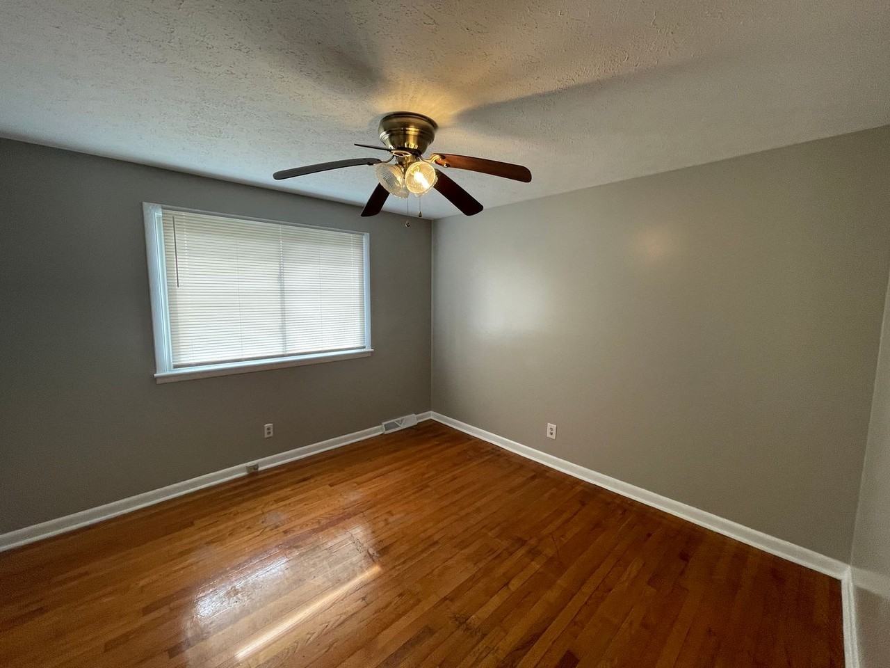 1808 Riveria Dr - Photo 6 of 13