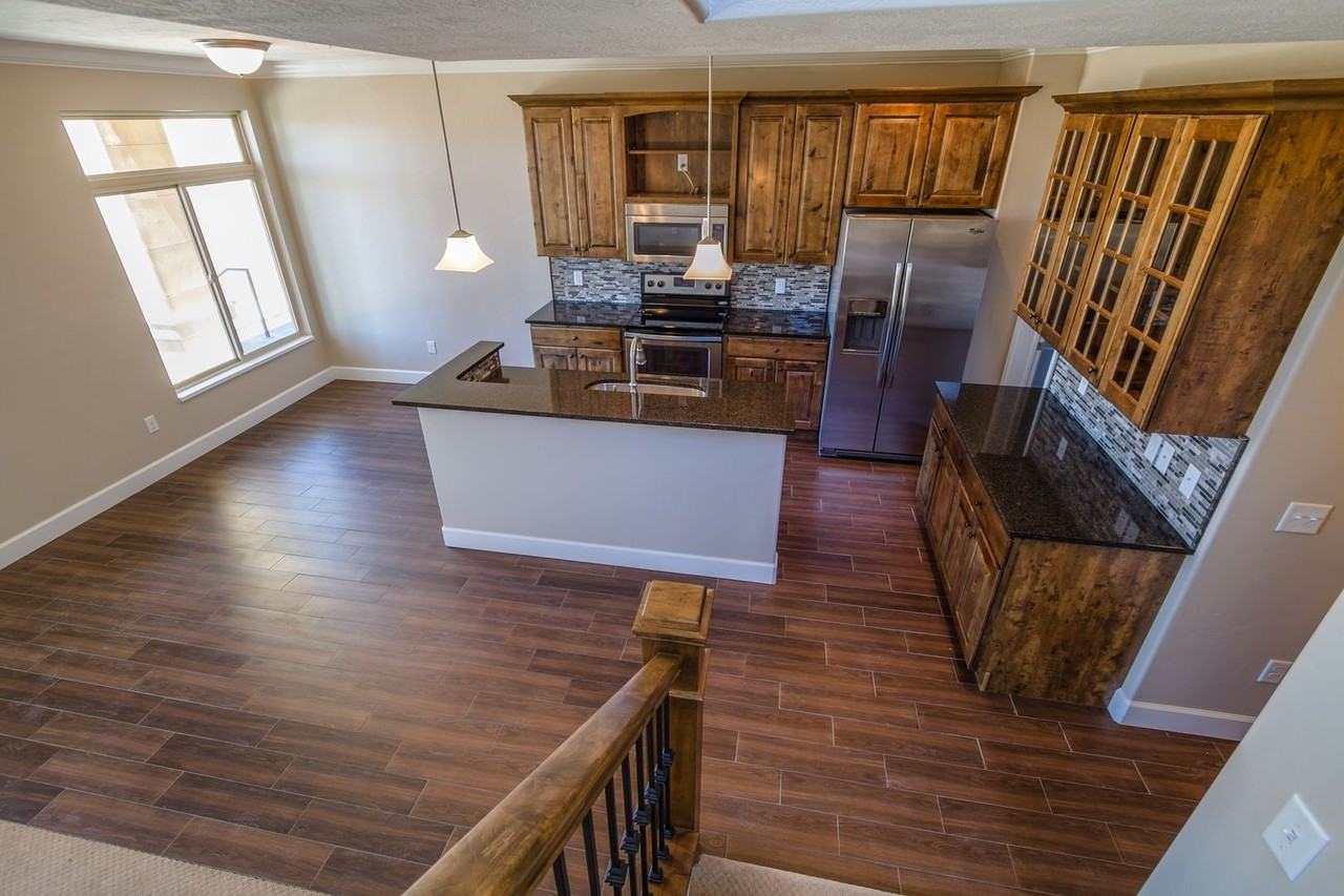 971 N 1030 W - Photo 3 of 14