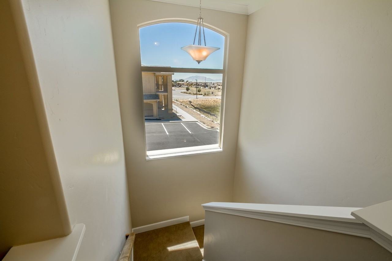 971 N 1030 W - Photo 5 of 14