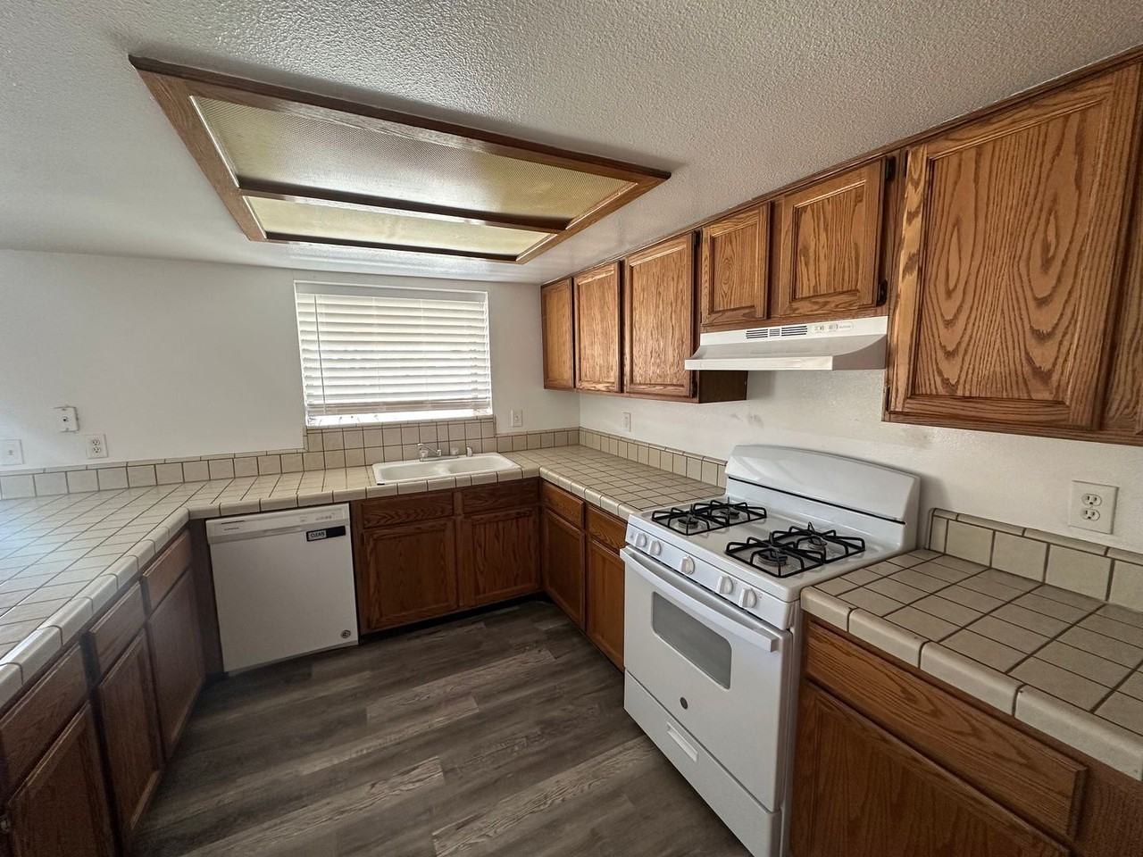 431 Jacobs Ct - Photo 5 of 16