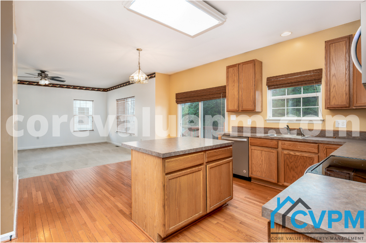 7907 Springridge Rd - Photo 7 of 28