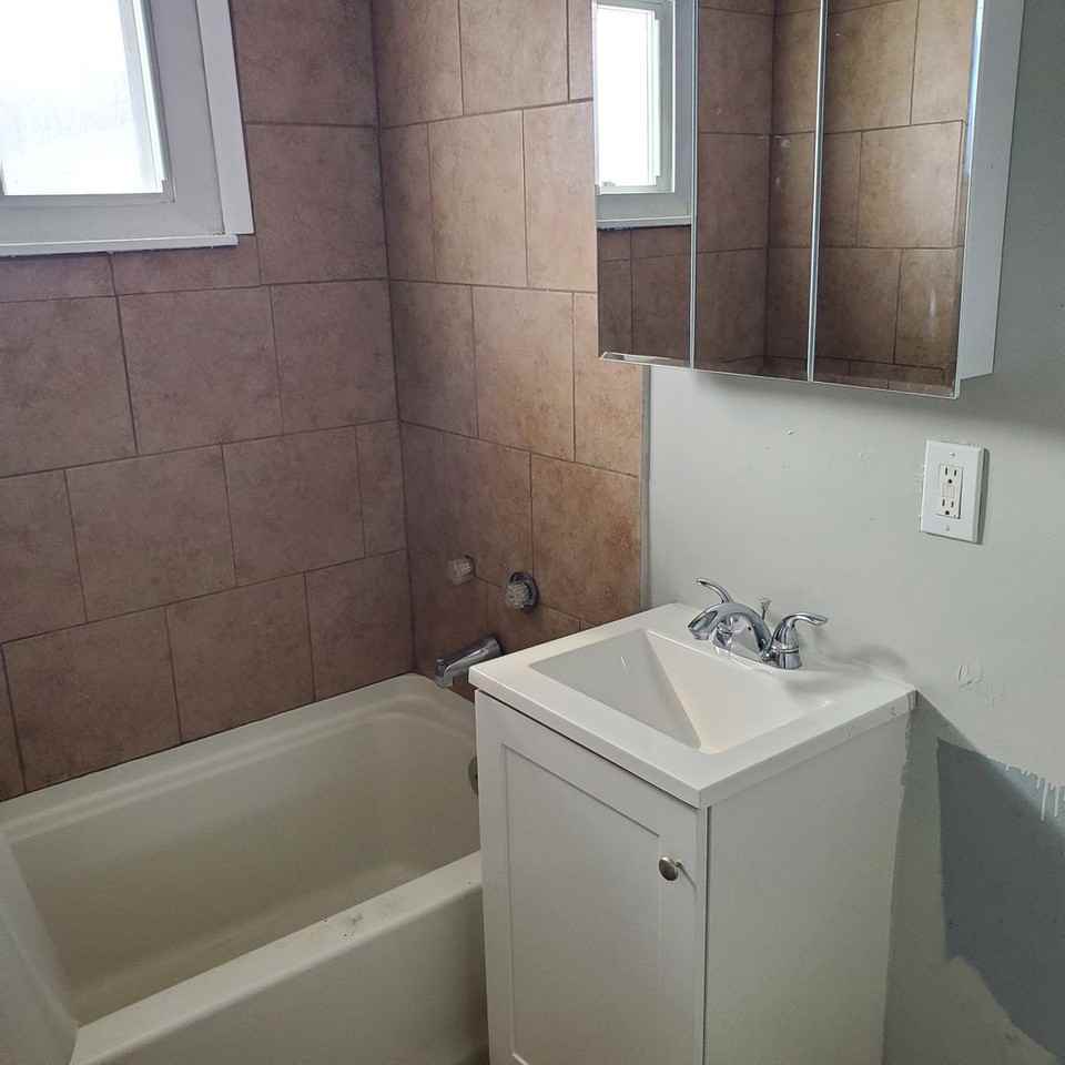 2844 Colorado Avenue - Photo 7 of 10