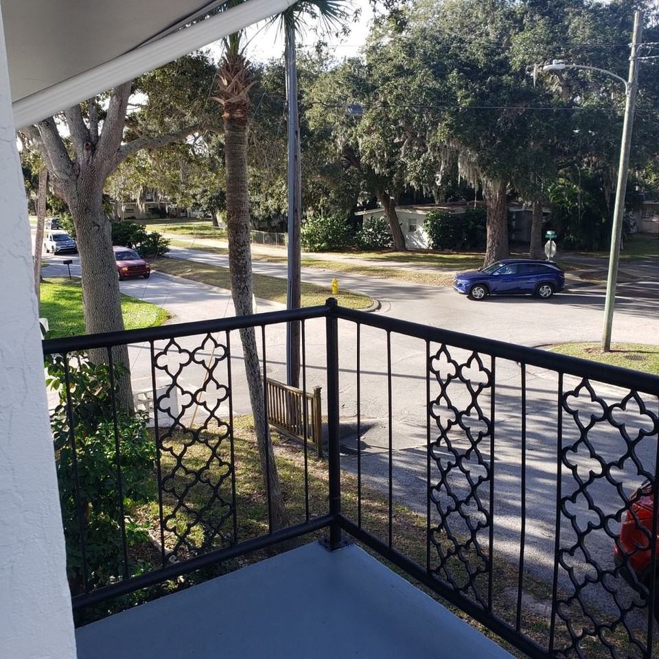 307 Ridge Blvd #220 - Photo 4 of 16