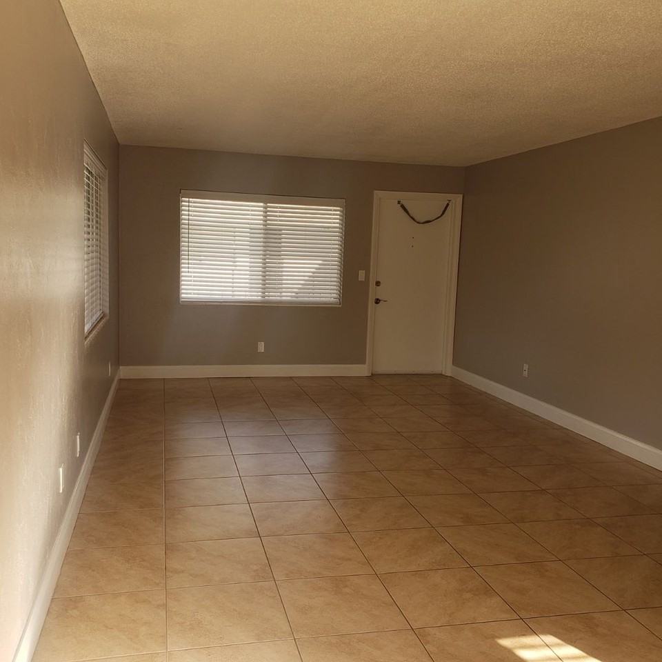 307 Ridge Blvd #220 - Photo 6 of 16