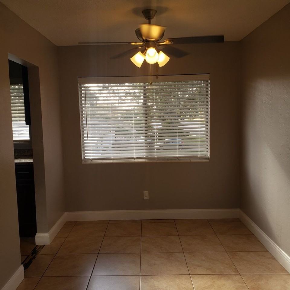 307 Ridge Blvd #220 - Photo 7 of 16