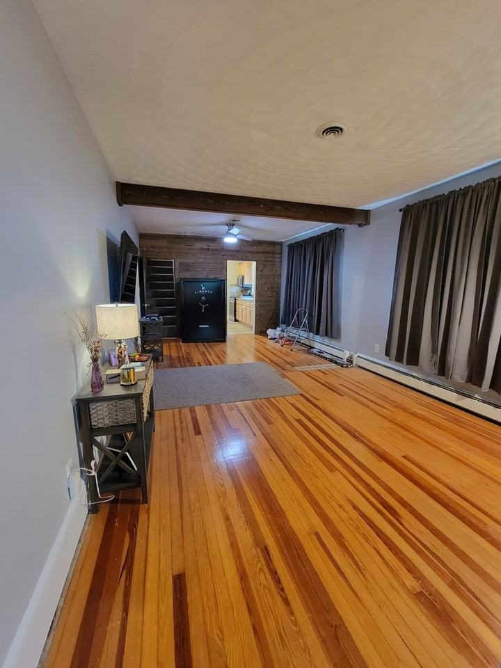 137 Maple Ave - Photo 2 of 32