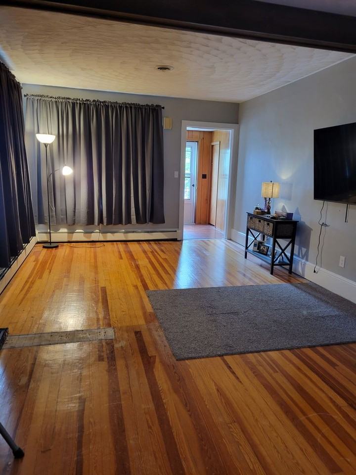 137 Maple Ave - Photo 3 of 32
