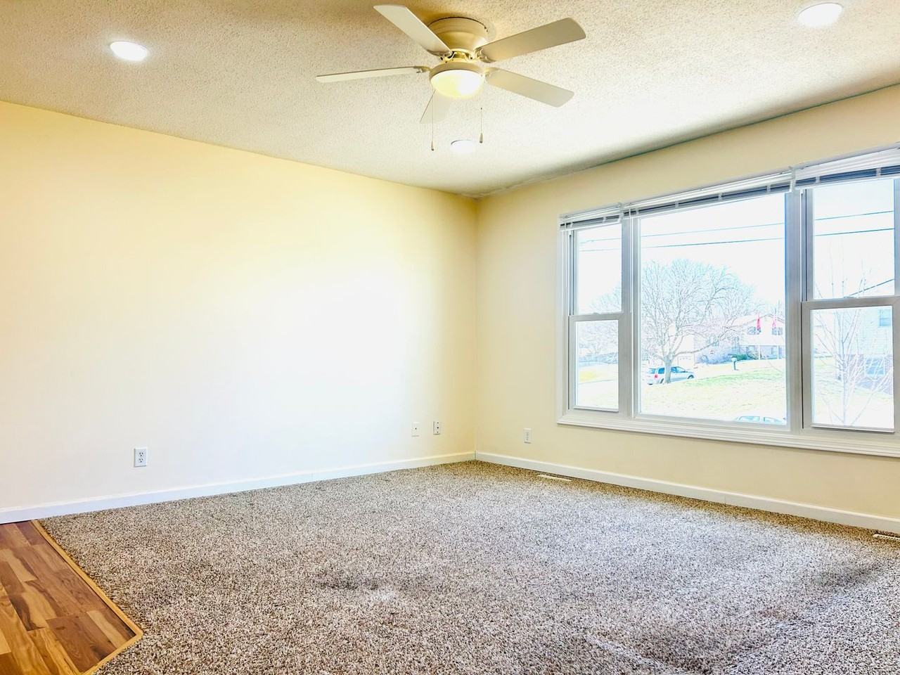 617 Rockledge Drive - Photo 5 of 30