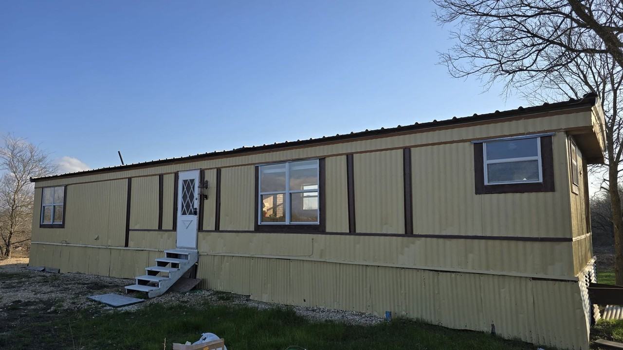 18509 Blake Manor Rd - Photo 2 of 12