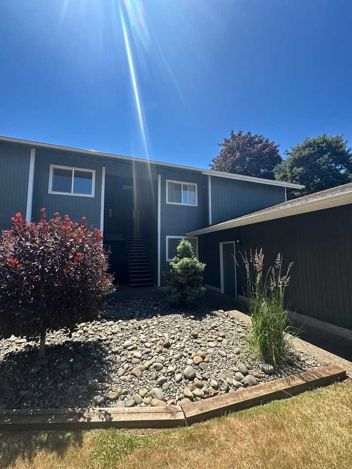 Navaho 2 - Photo 2 of 13