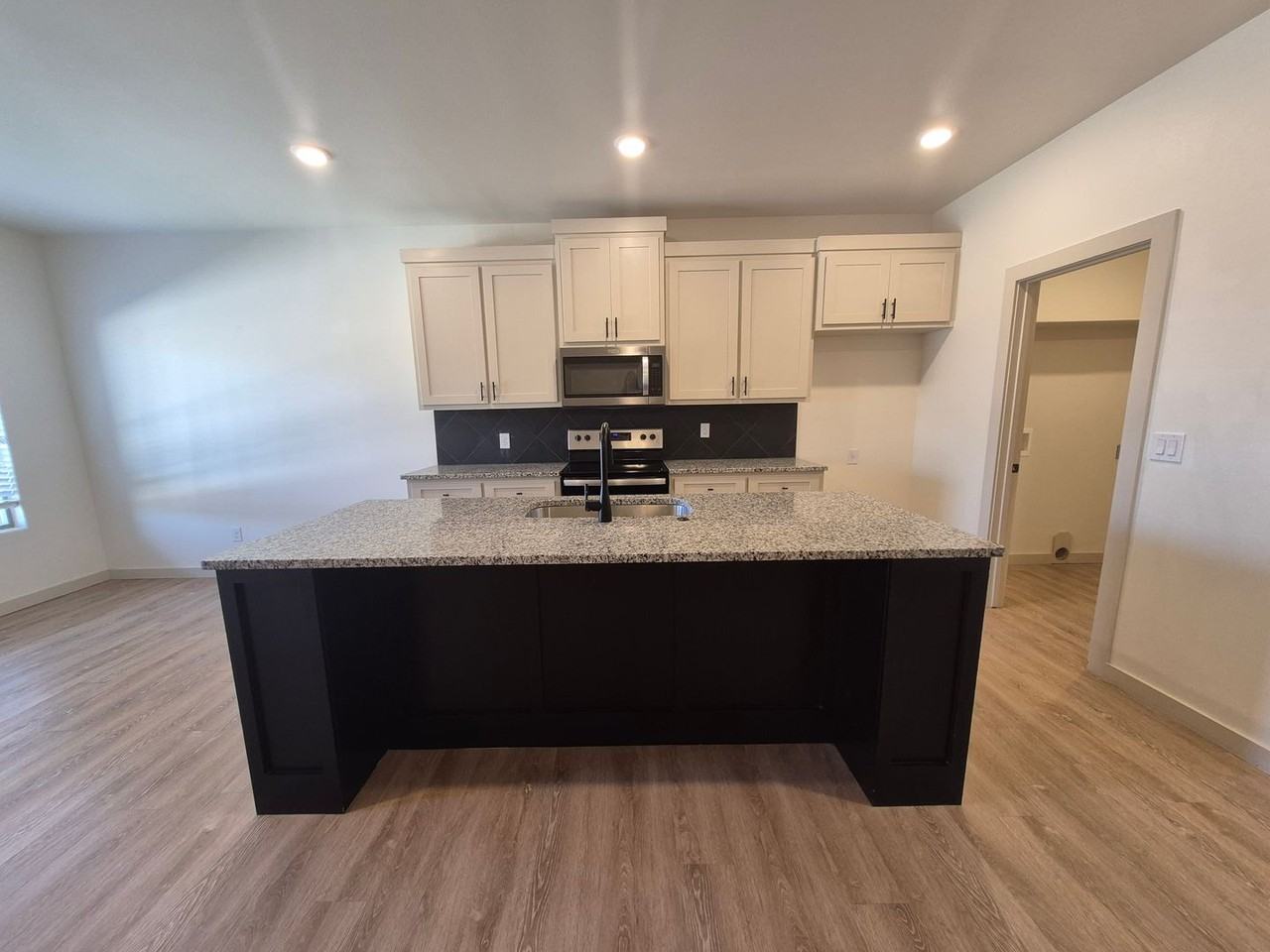 5520 120th St - Photo 3 of 23