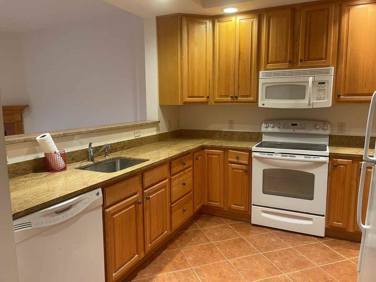 11 Shadow Brook Dr - Photo 3 of 14