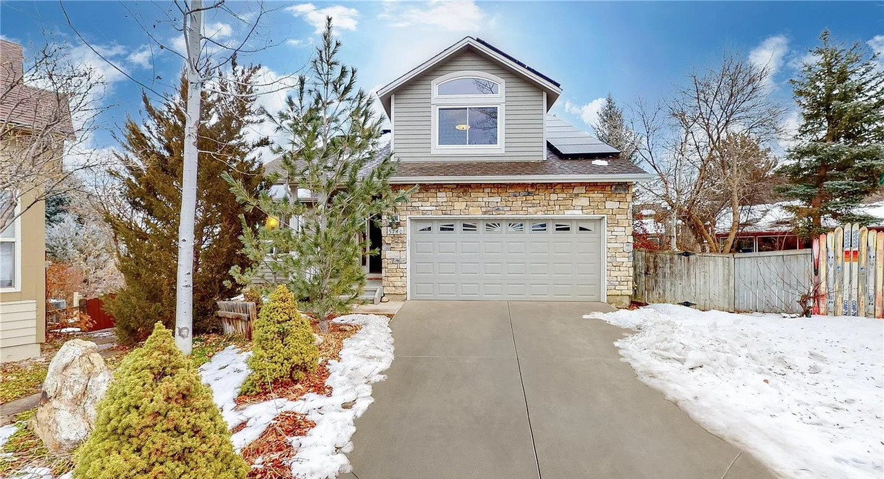 5740 Slick Rock Ct - Photo 2 of 32