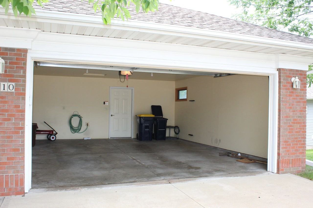 1510 Somerset Lane - Photo 3 of 31