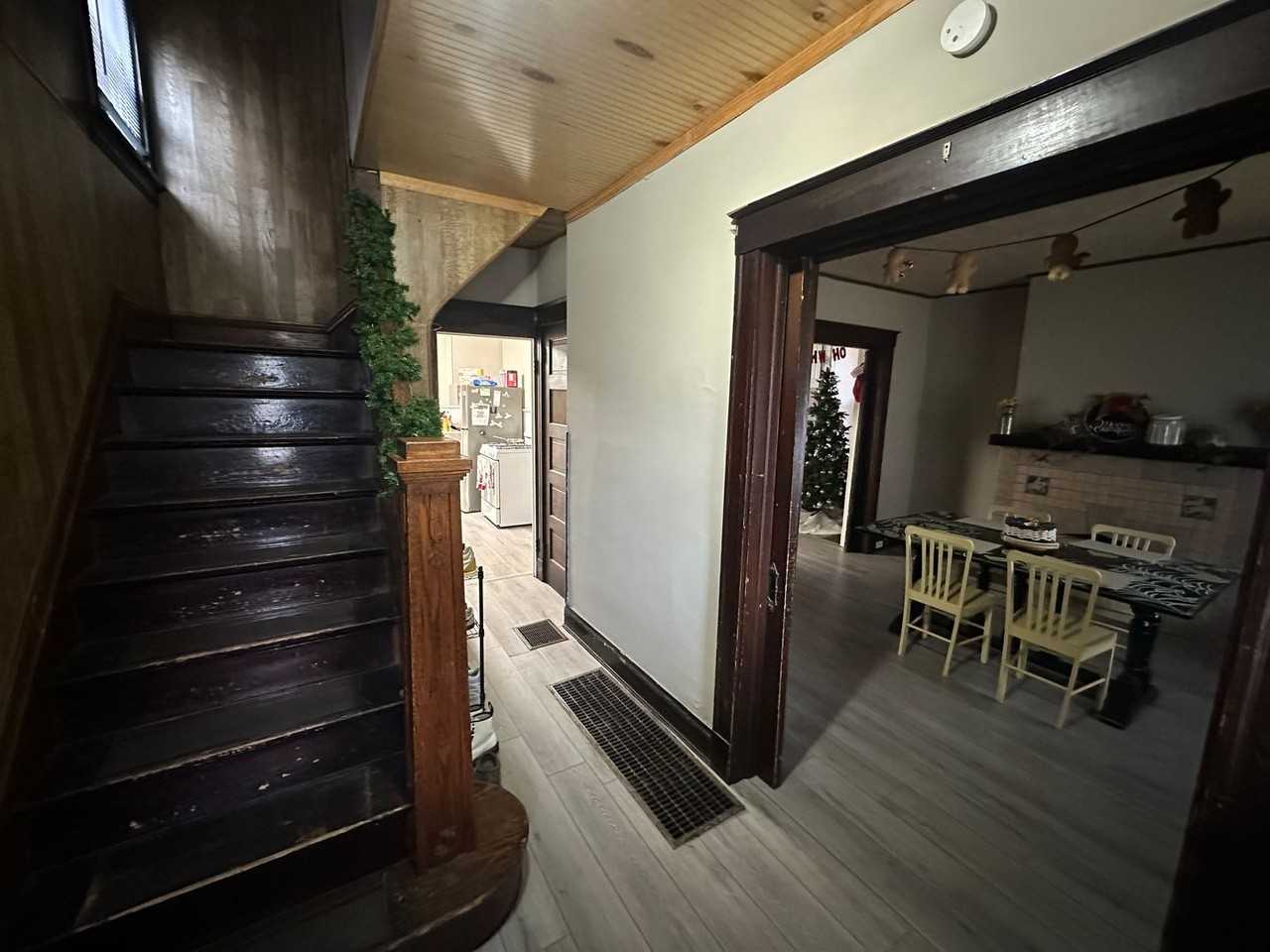 2364 Fairview Avenue - Photo 3 of 15