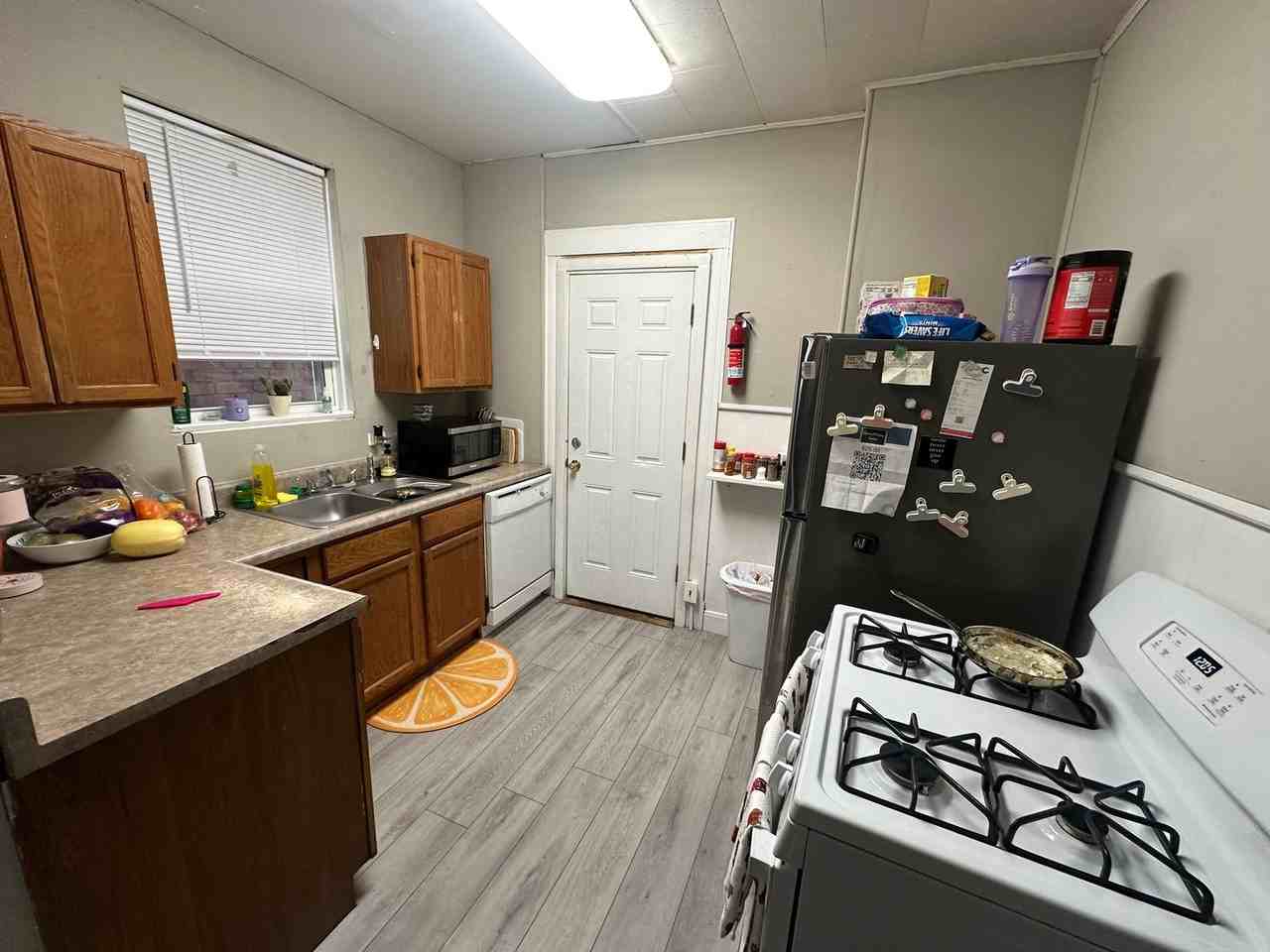 2364 Fairview Avenue - Photo 6 of 15