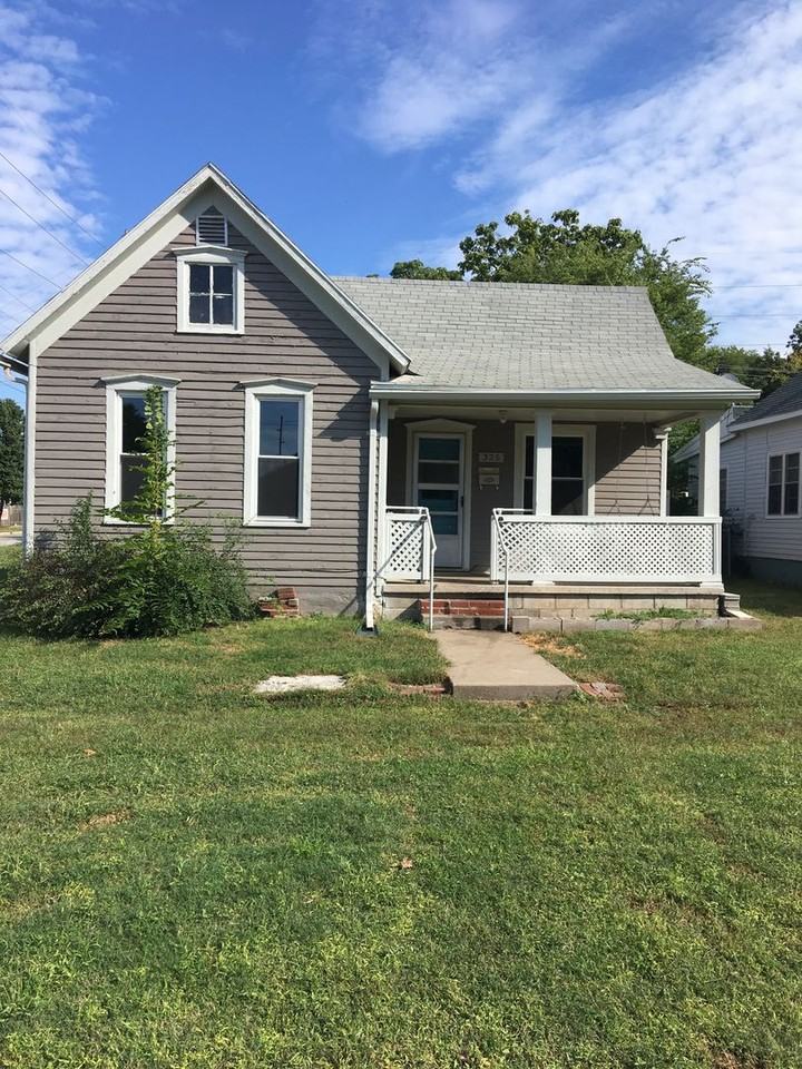 326 Sw 2nd St - Photo 2 of 15