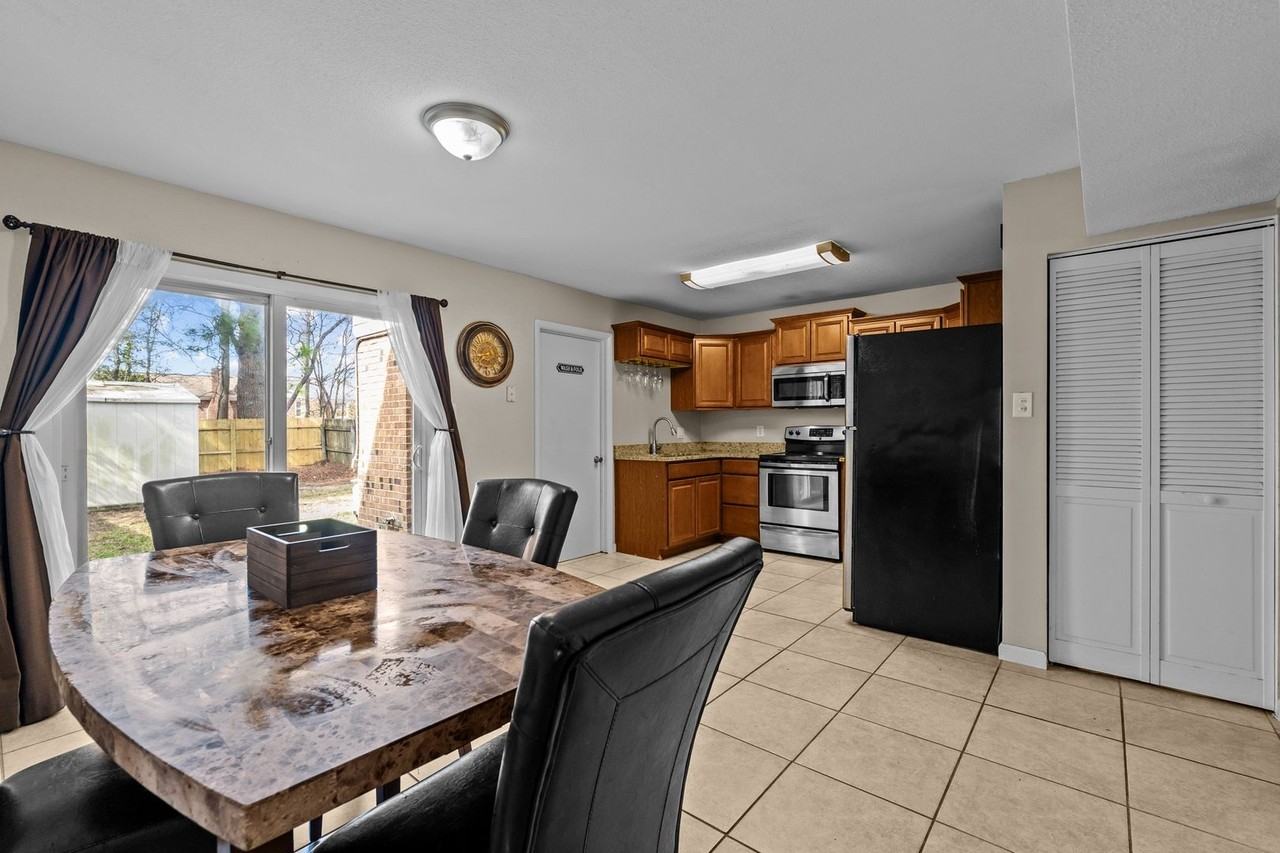 1221 Clydesdale Ln - Photo 6 of 23