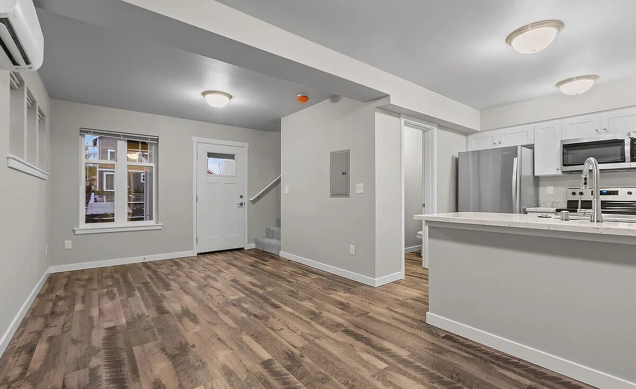 2805-2807 Undine Street - Photo 3 of 15