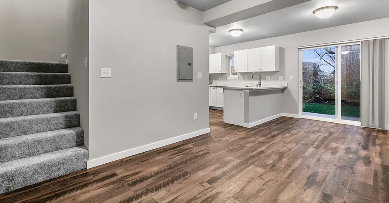 2805-2807 Undine Street - Photo 4 of 15