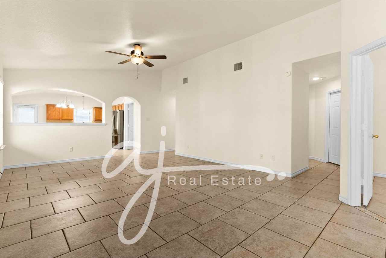 4908 Sydney Harbour Ct - Photo 2 of 15