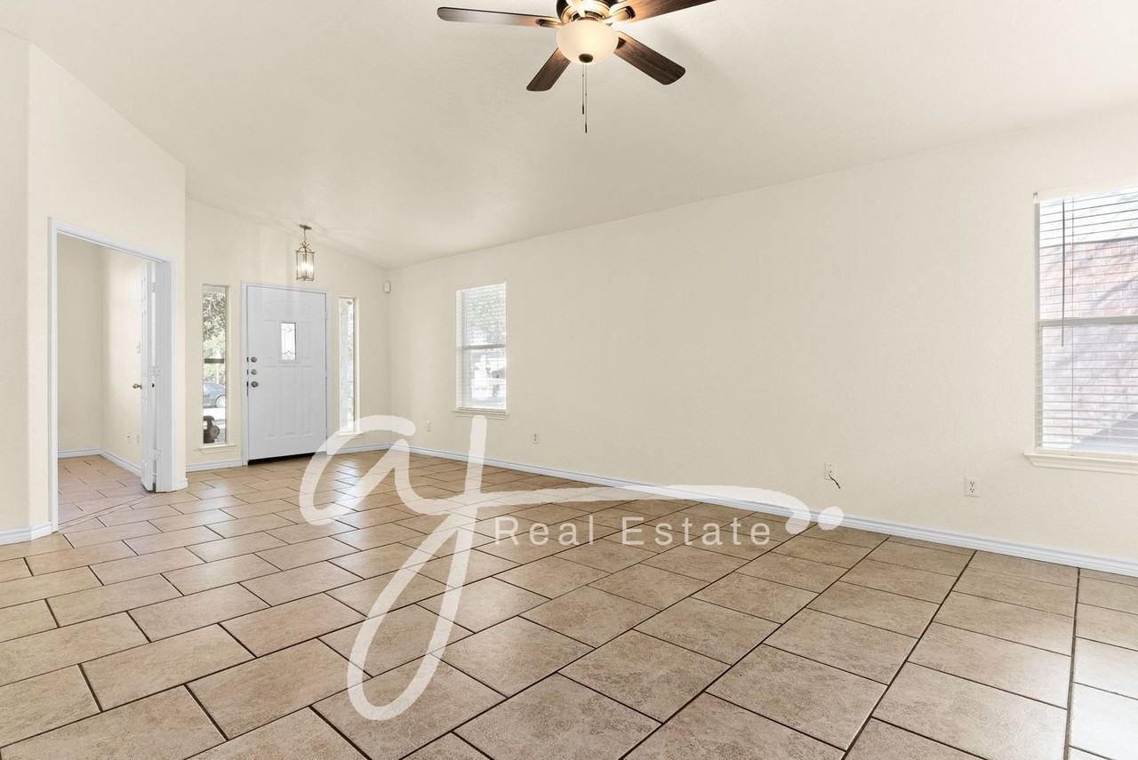 4908 Sydney Harbour Ct - Photo 3 of 15